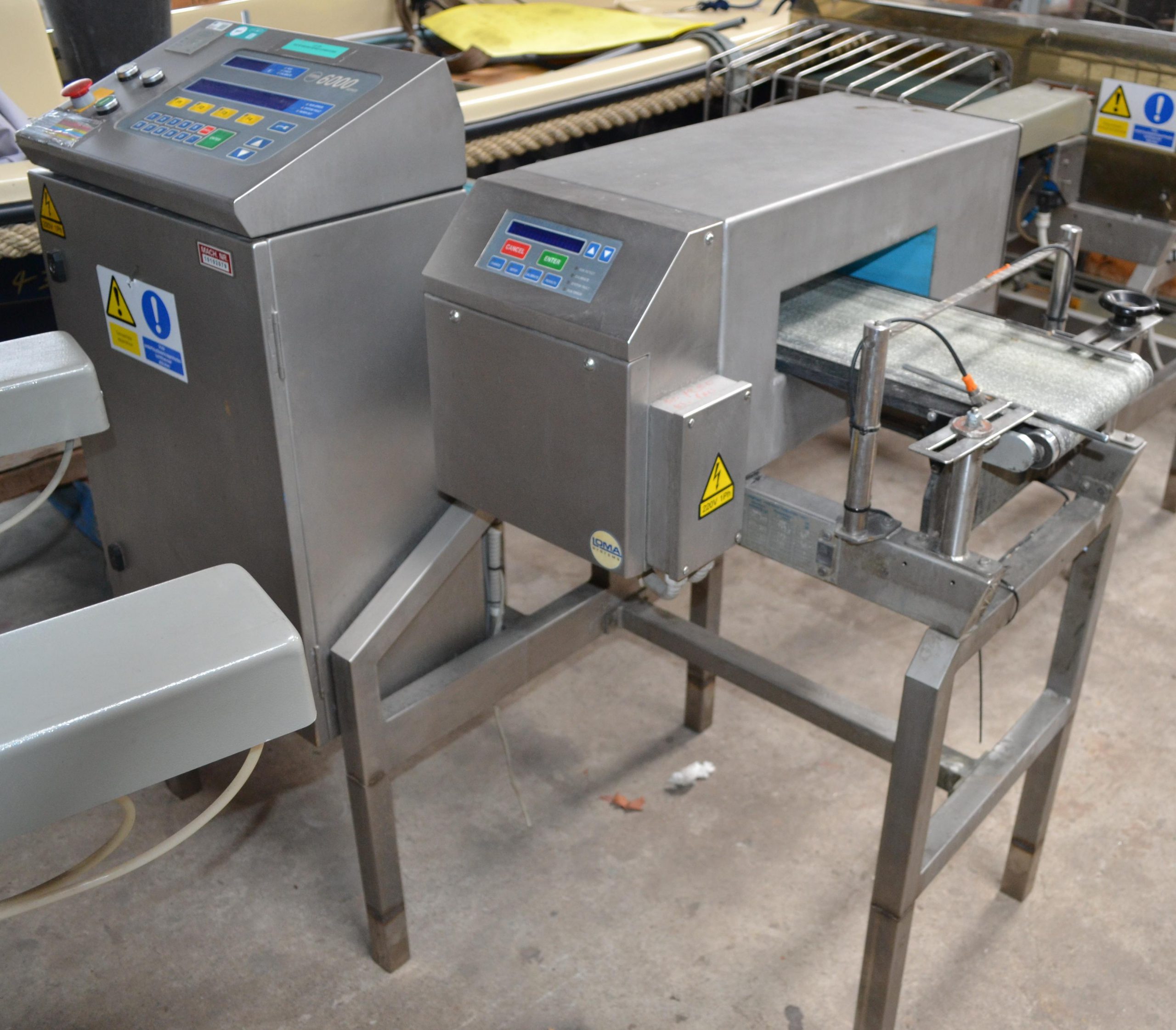 Loma Systems metal detector 6100